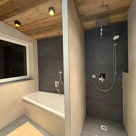 شقة Alpenresort Panorama *