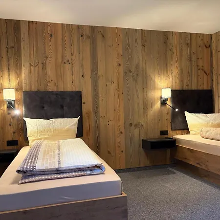 فندق Alpenresort Panorama *